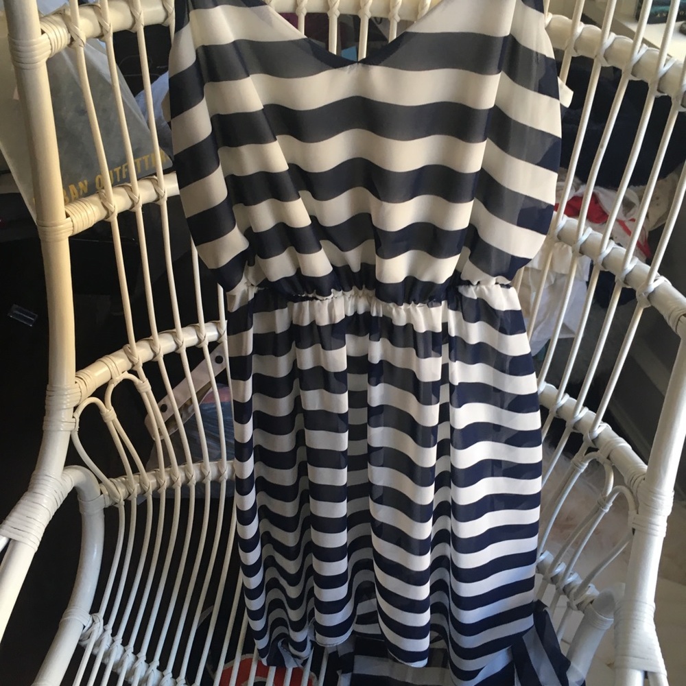 Hi low navy/White striped dress
